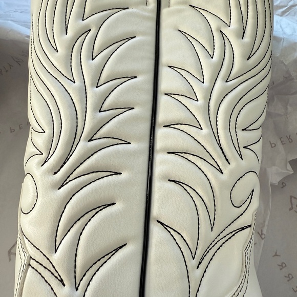 Katy Perry Zaina Western Cowboy White Embroidered Boots.
Size 9.5 - Picture 3 of 5
